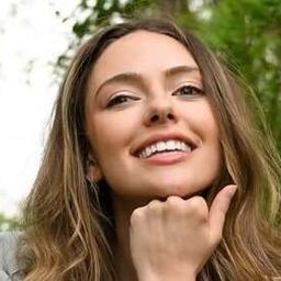 Danielle Rose Russell