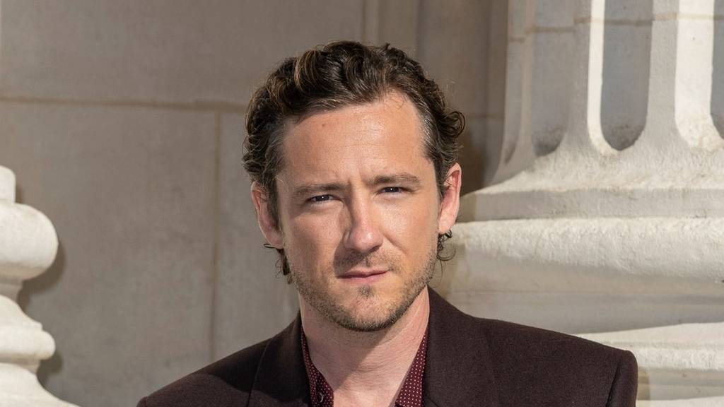Lewis Pullman – Photocall du Défilé de mode Saint Laurent Homme, Collection Printemps-Été 2026 dans le cadre de la Fashion Week de Paris, France, le 24 juin 2025. Olivier Borde / Bestimage Photocall of the Saint Laurent Men's Fashion Show, Spring-Summer 2026 Collection as part of Paris Fashion Week, France, June 24, 2024