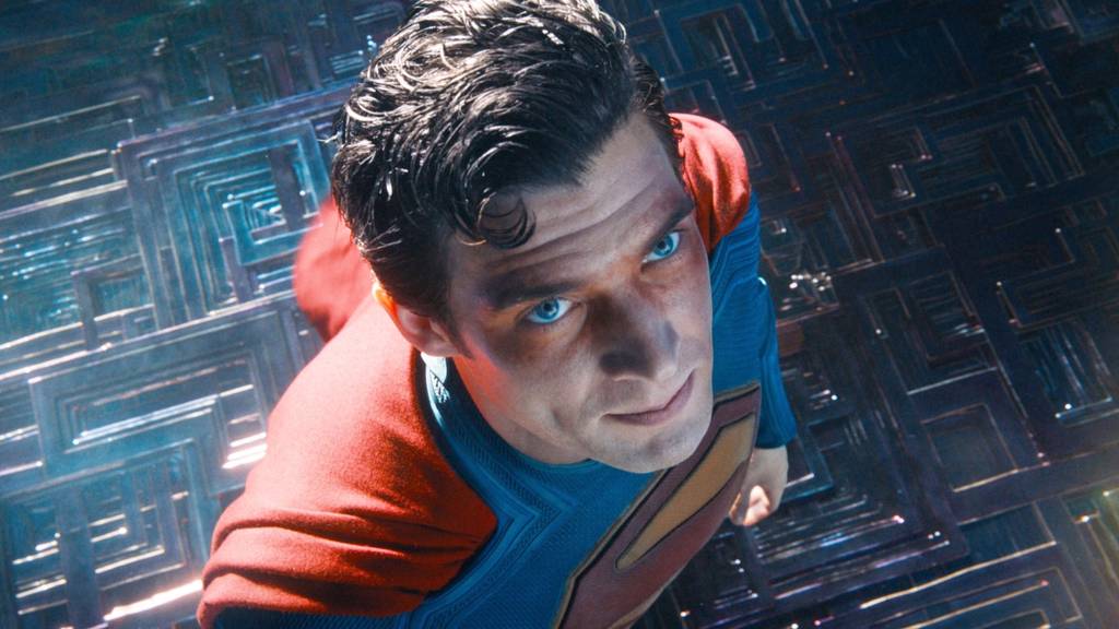USA . David Corenswet in (C)Warner Bros new film: Superman (2025). Plot: Superman must reconcile his alien Kryptonian heritage with his human upbringing as reporter Clark Kent. As the embodiment of truth, justice and the human way he soon finds himself in a world that views these as old-fashioned. Landmark Media